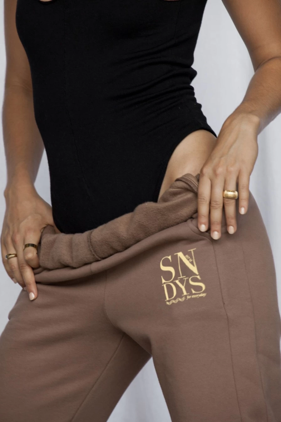 SNDYS Women's High-Waisted Rhodes Sweatpants in Mocha - Comfortable Lounge Pants